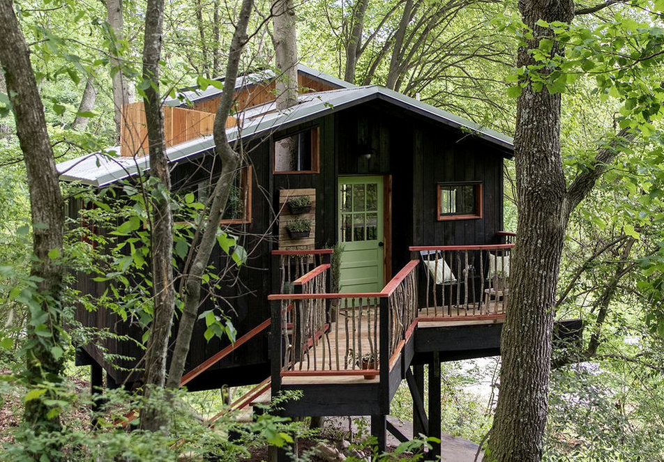 Preview image of Magical Treehouse Stays in Chattanooga